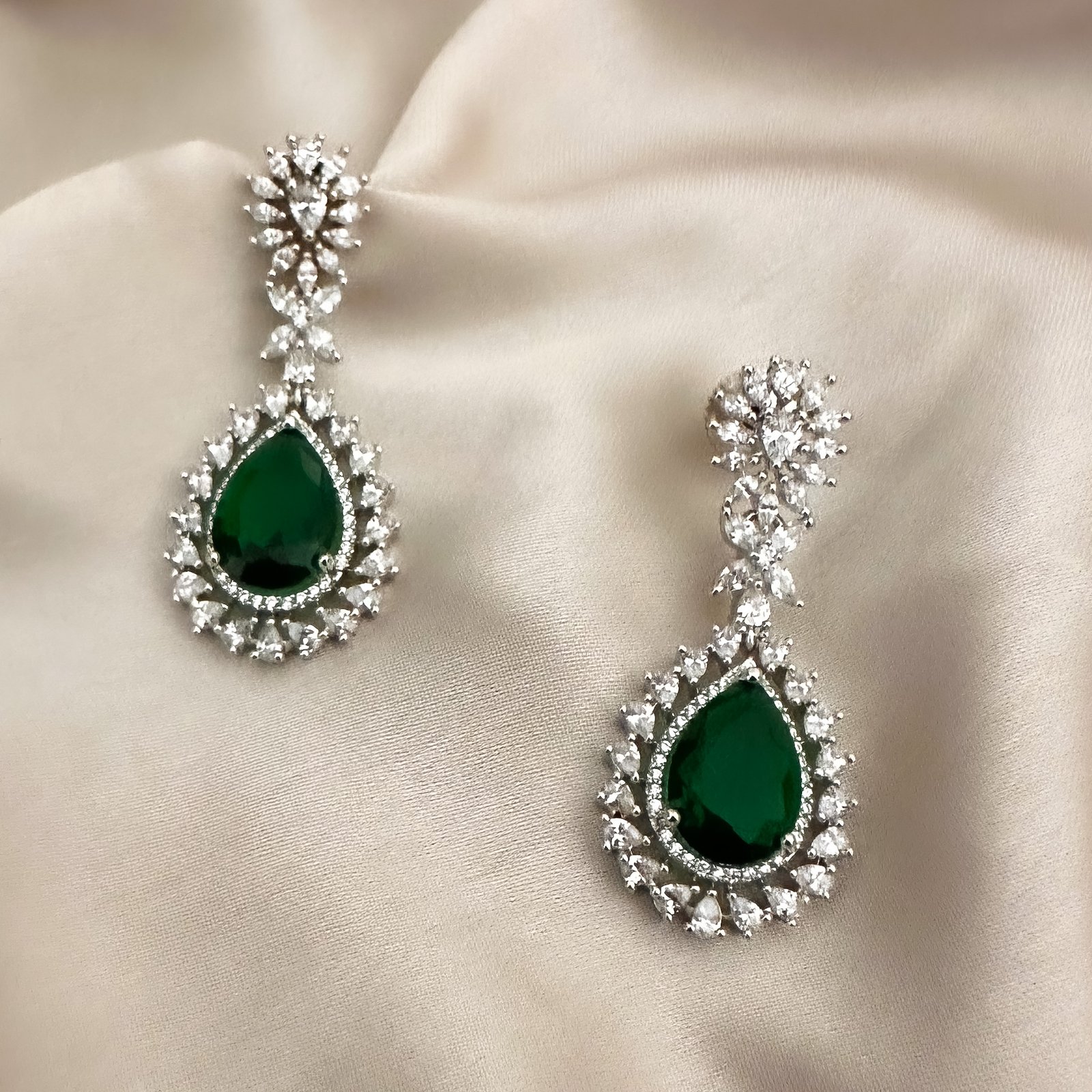 Elan Dangle Earrings (#3129)